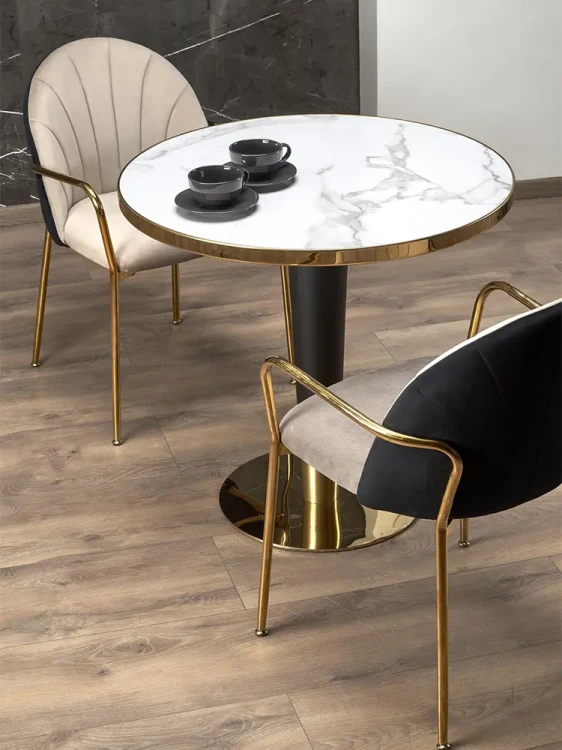 Stolik Morata i krzesła K500.webp