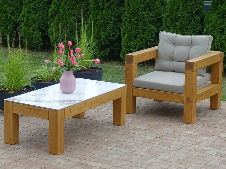 komplet-ogrodowy-muscat-ława-fotel-drewniany.webp