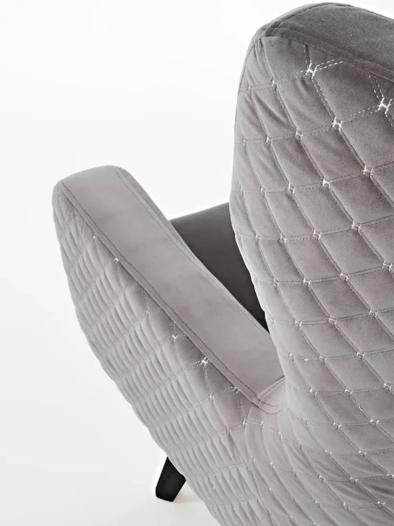 fotel-marvel-popielaty-ozdobne-przeszycia.webp
